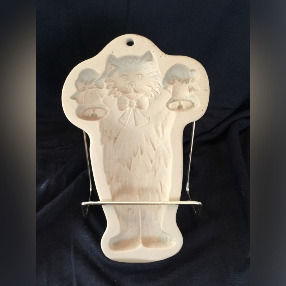 Brown Bag Cookie Art, Christmas Cat Cookie Craft Mold, 1995